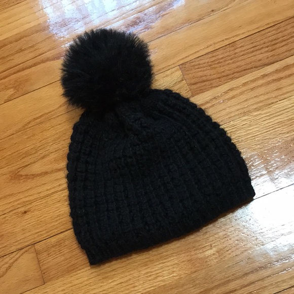 Cute Black Pom Pom Winter Hat - Picture 2 of 6
